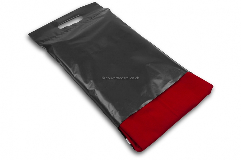Blickdichte Foliencouverts aus reissfestem Kunststoff schwarz mit Griff