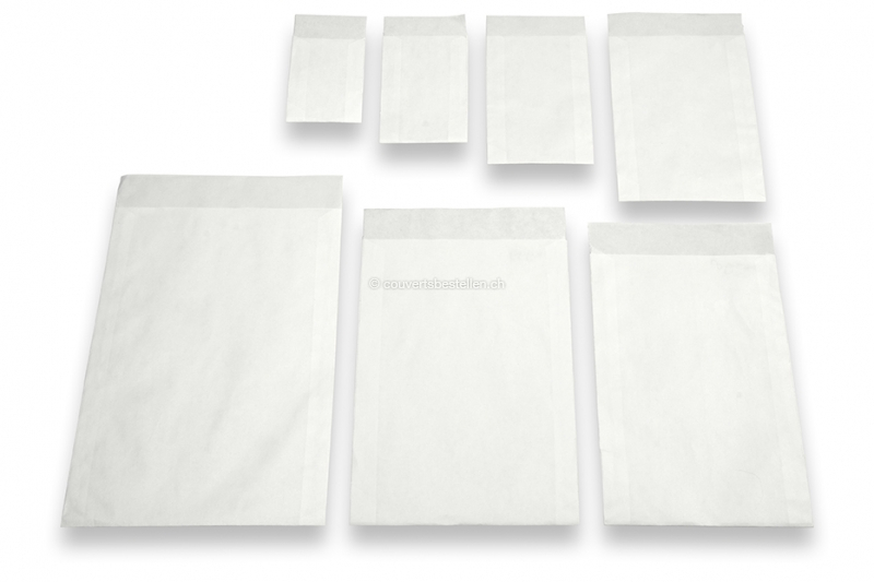 Weiße Lohntüten aus Kraftpapier